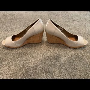 Toms 7.5 cork wedges